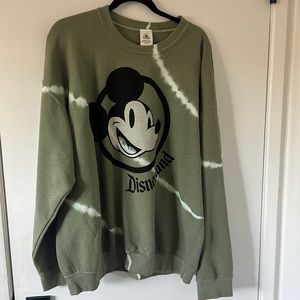 Olive Disney tie dye crew neck